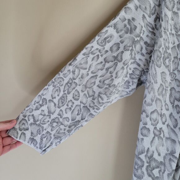 Chicos Womens Cardigan Sweater Size XL Silver Metallic Leopard Print Open Front - Picture 5 of 10